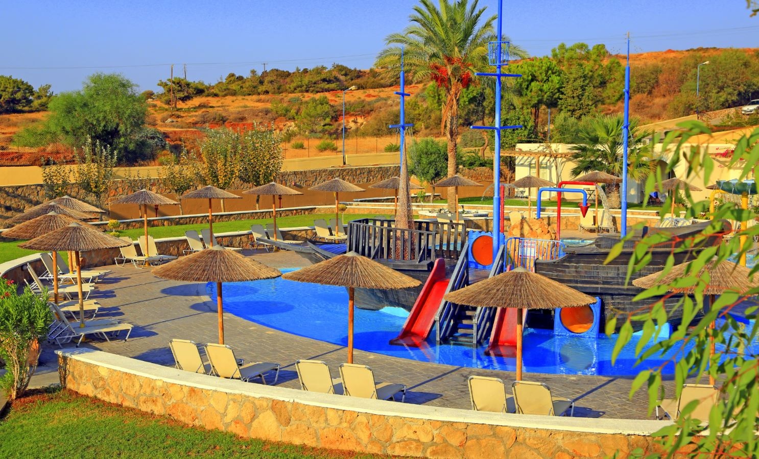 pools-outdoor-childrens-pool