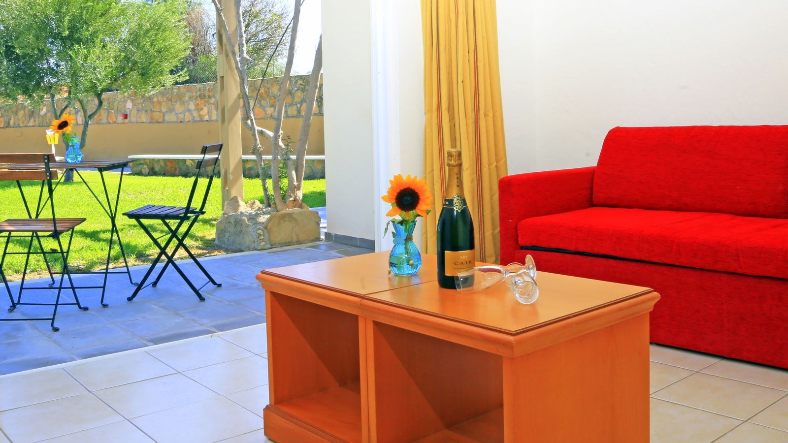 rooms-family-room-garden-room
