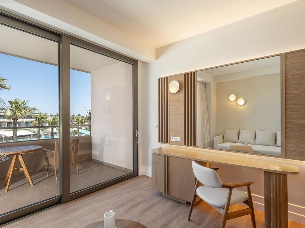 rooms-family-room