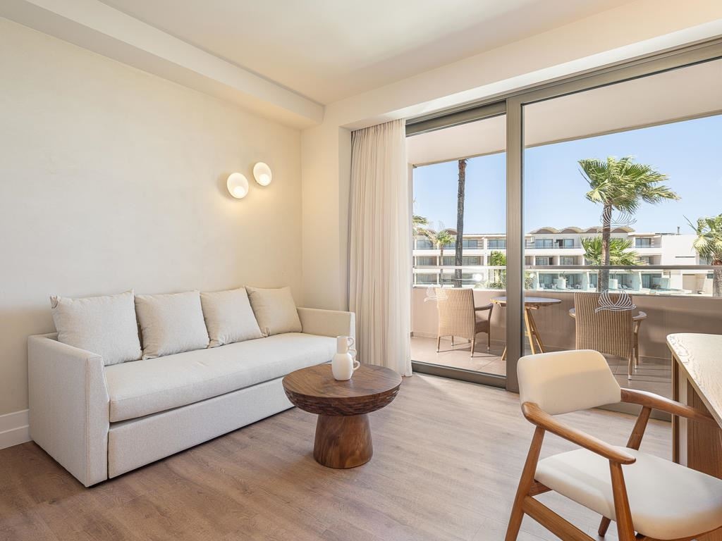 rooms-family-room