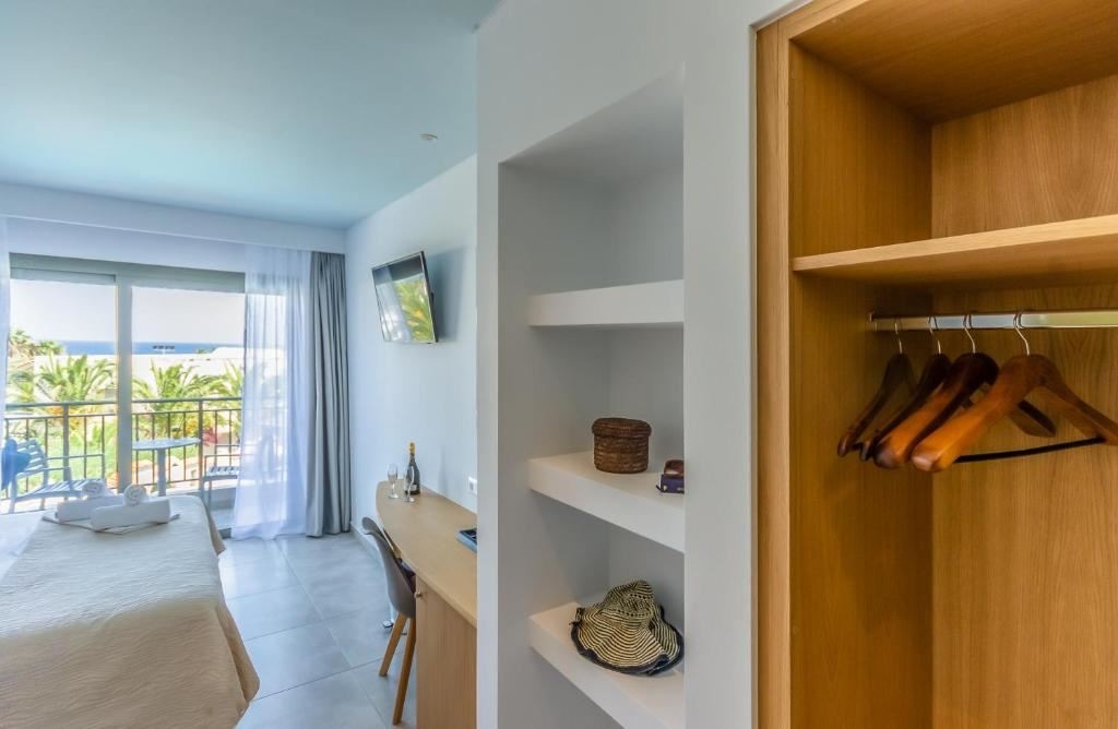 rooms-superior-room
