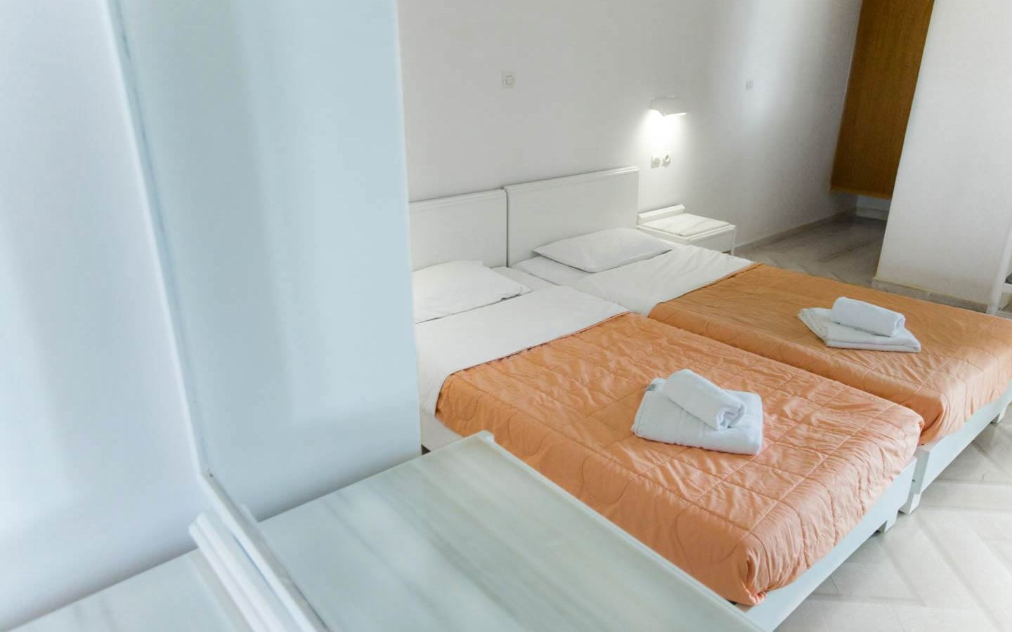 rooms-economy-room
