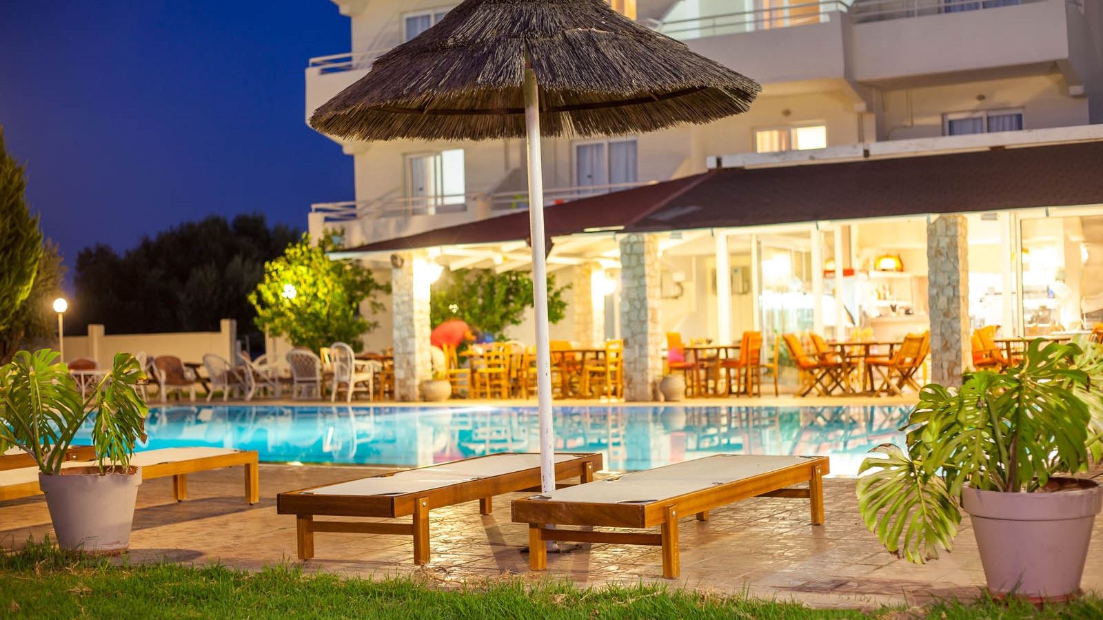 pools-outdoor-pool