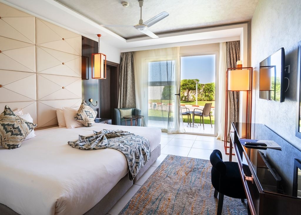 rooms-luxe-garden-view