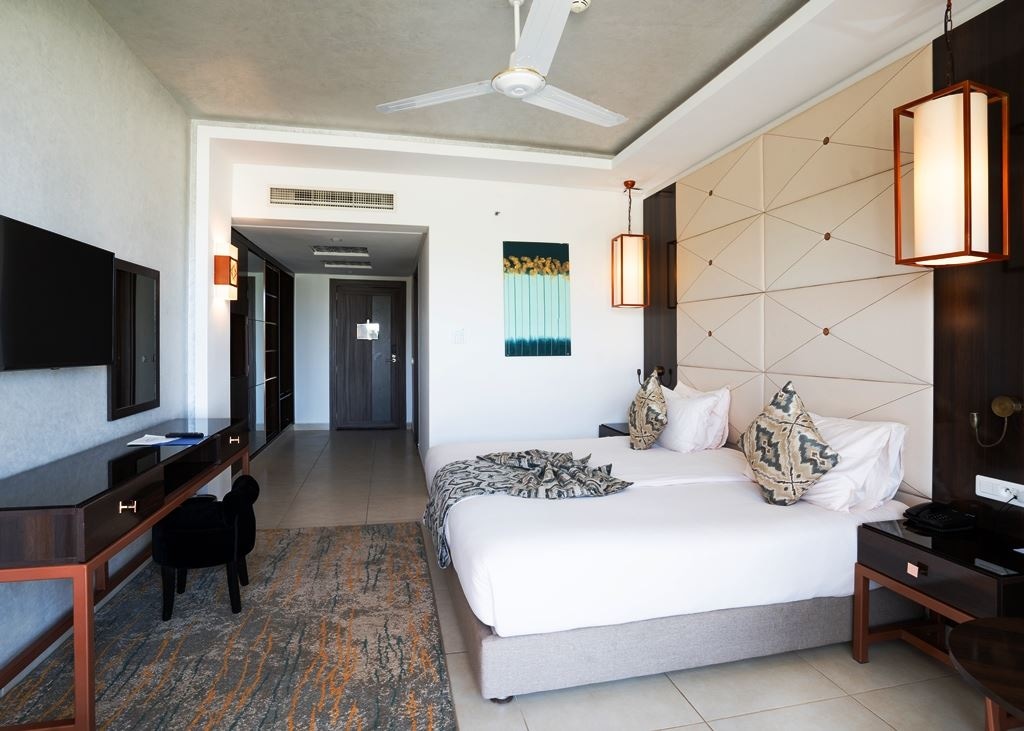 rooms-luxe-garden-view
