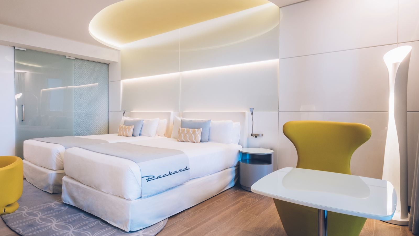 rooms-deluxe-room
