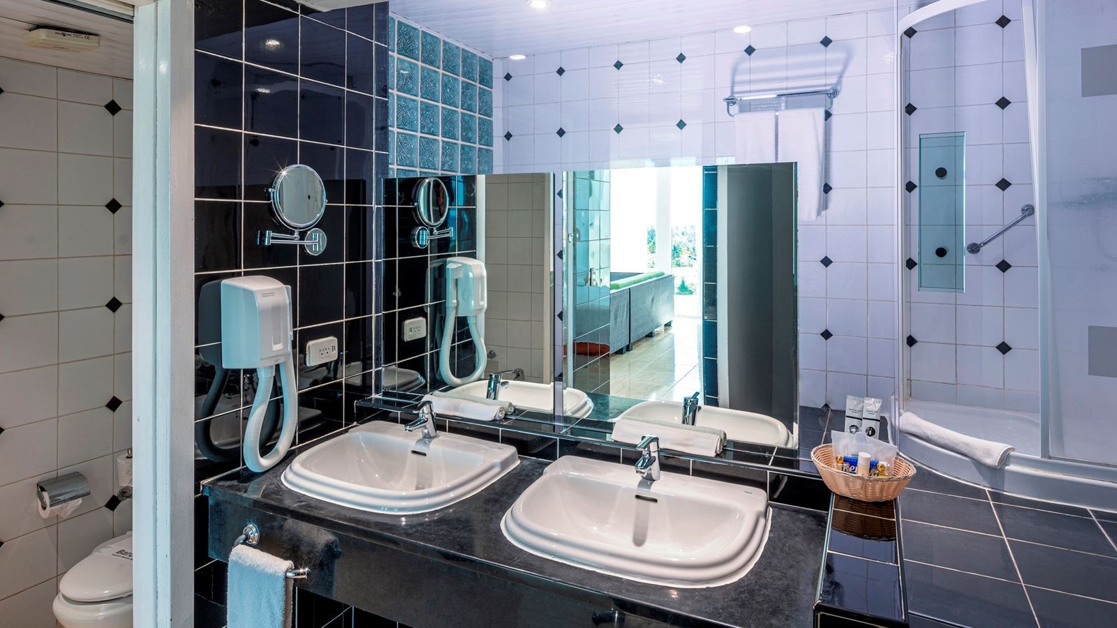 rooms-suite