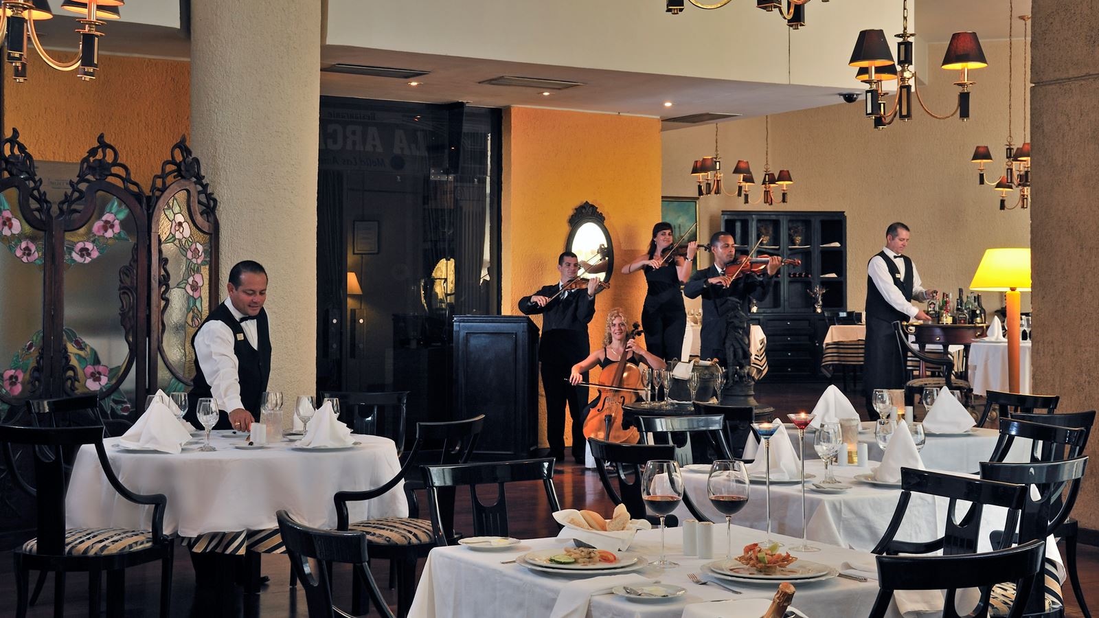 restaurants-restaurante-la-arcada