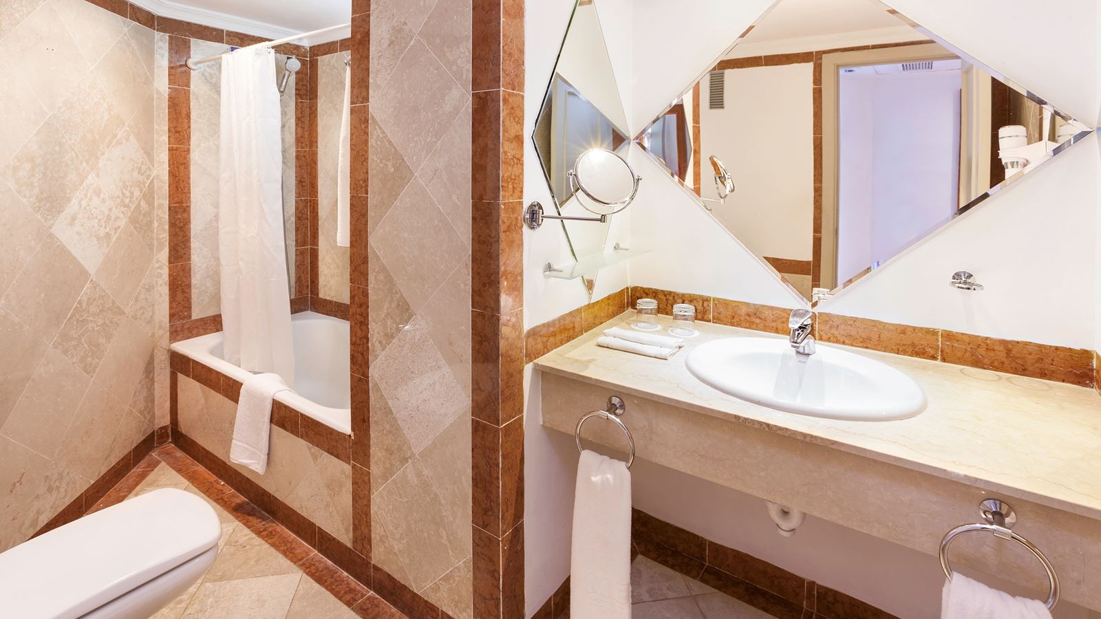 rooms-classic-room