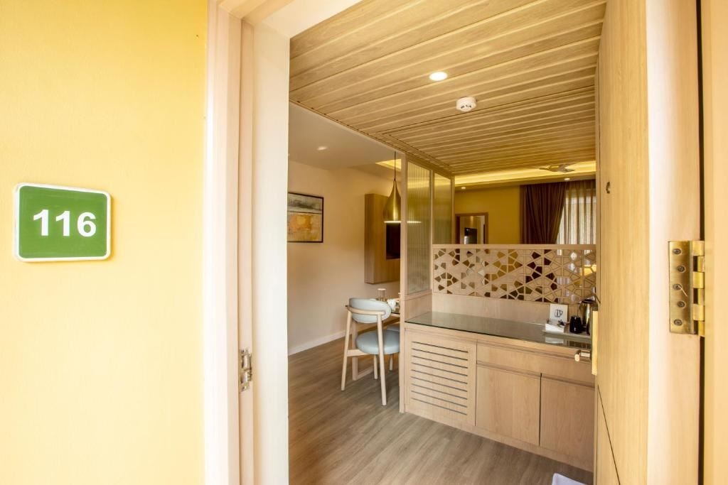 rooms-suite-room