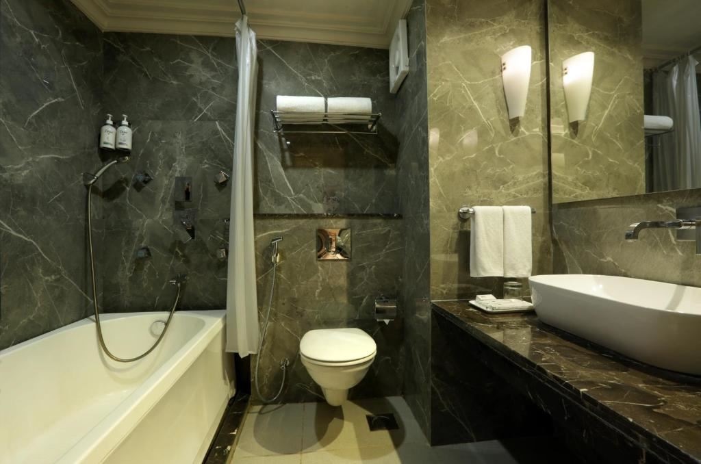 rooms-suite-room