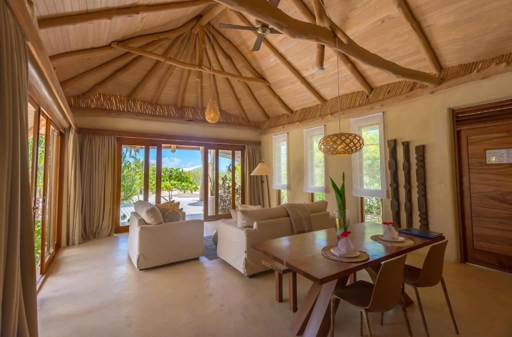 rooms-beachfront-onebedroom-villa