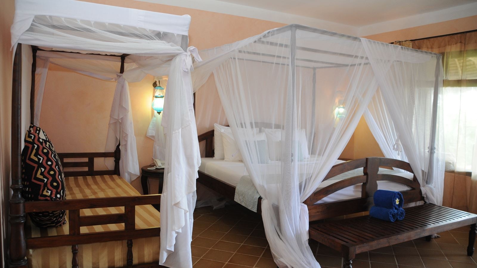 rooms-family-room