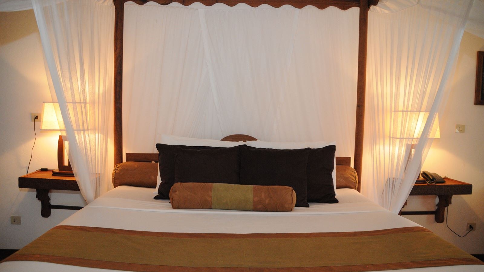 rooms-deluxe-suite