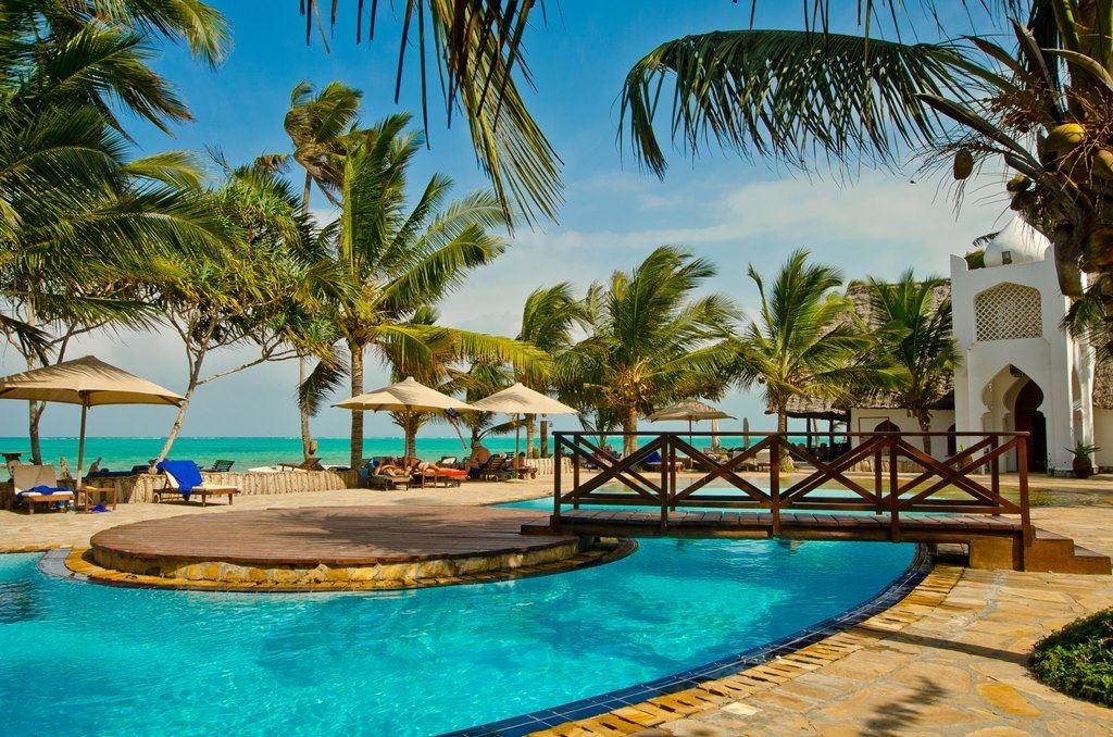pools-outdoor-pool