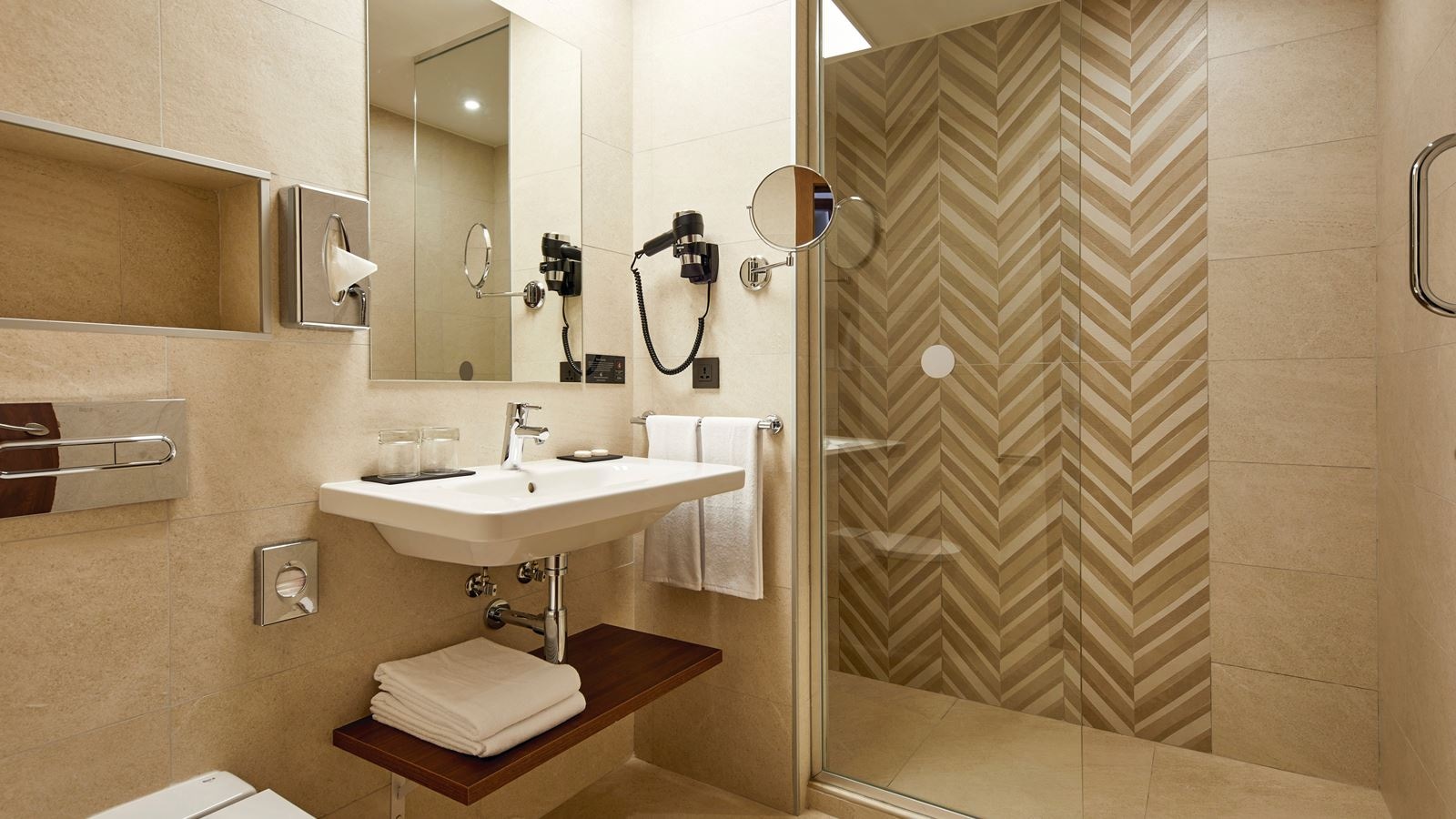 rooms-superior-room