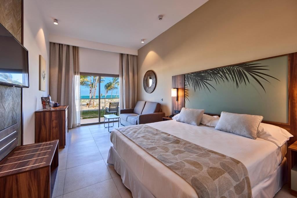rooms-family-room