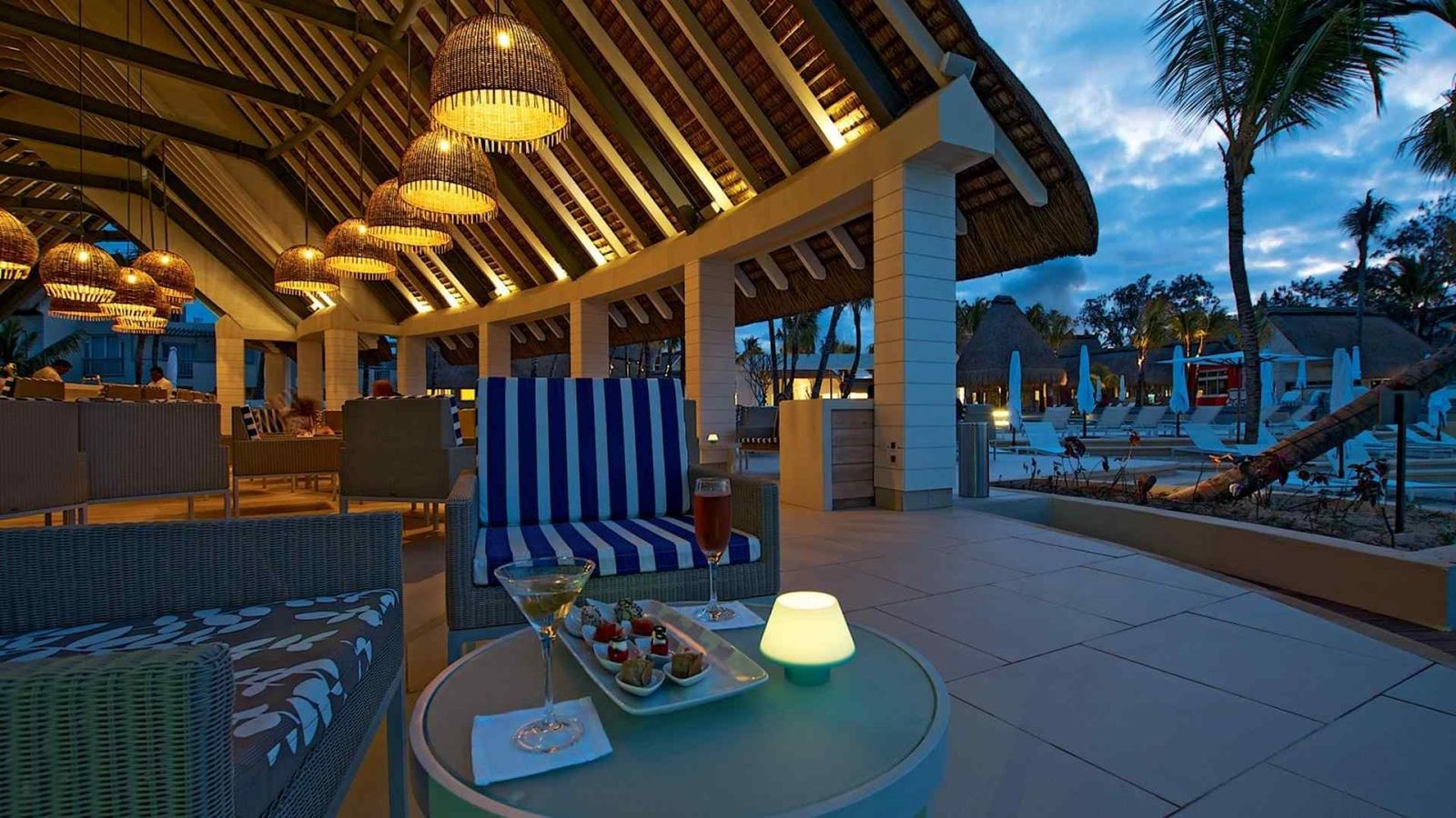 bars-coral-pool-bar