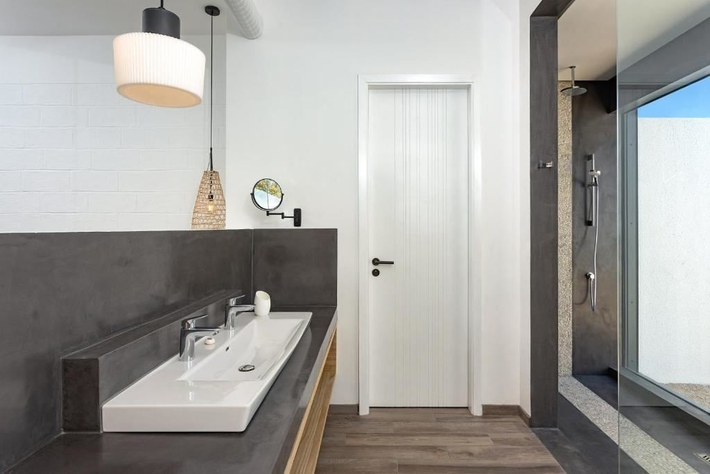 rooms-villas