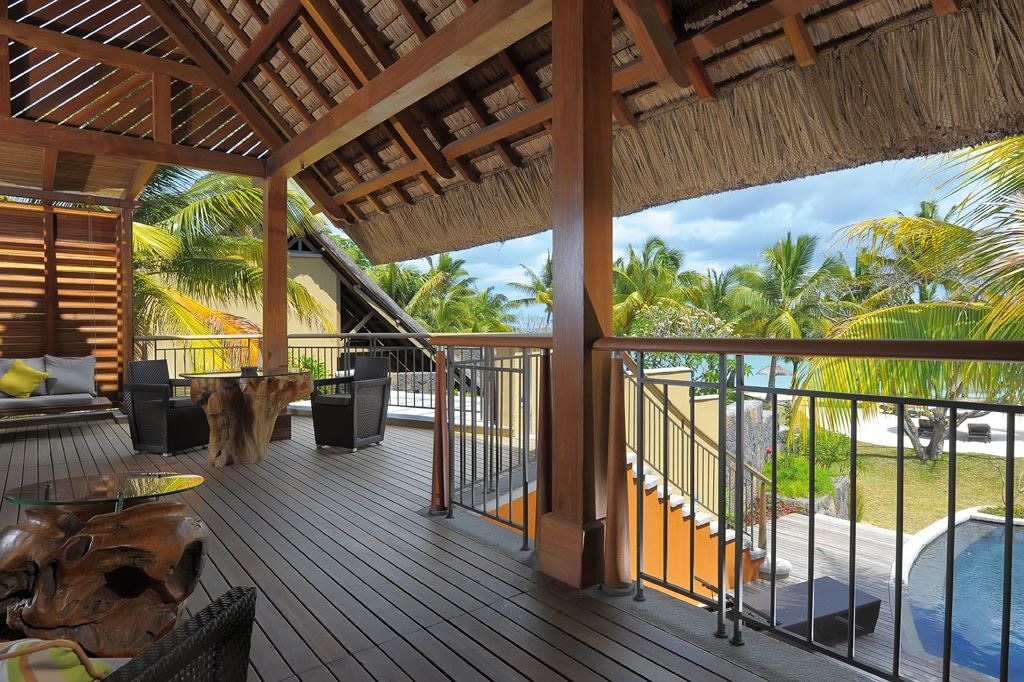 rooms-beach-front-senior-pool-suite