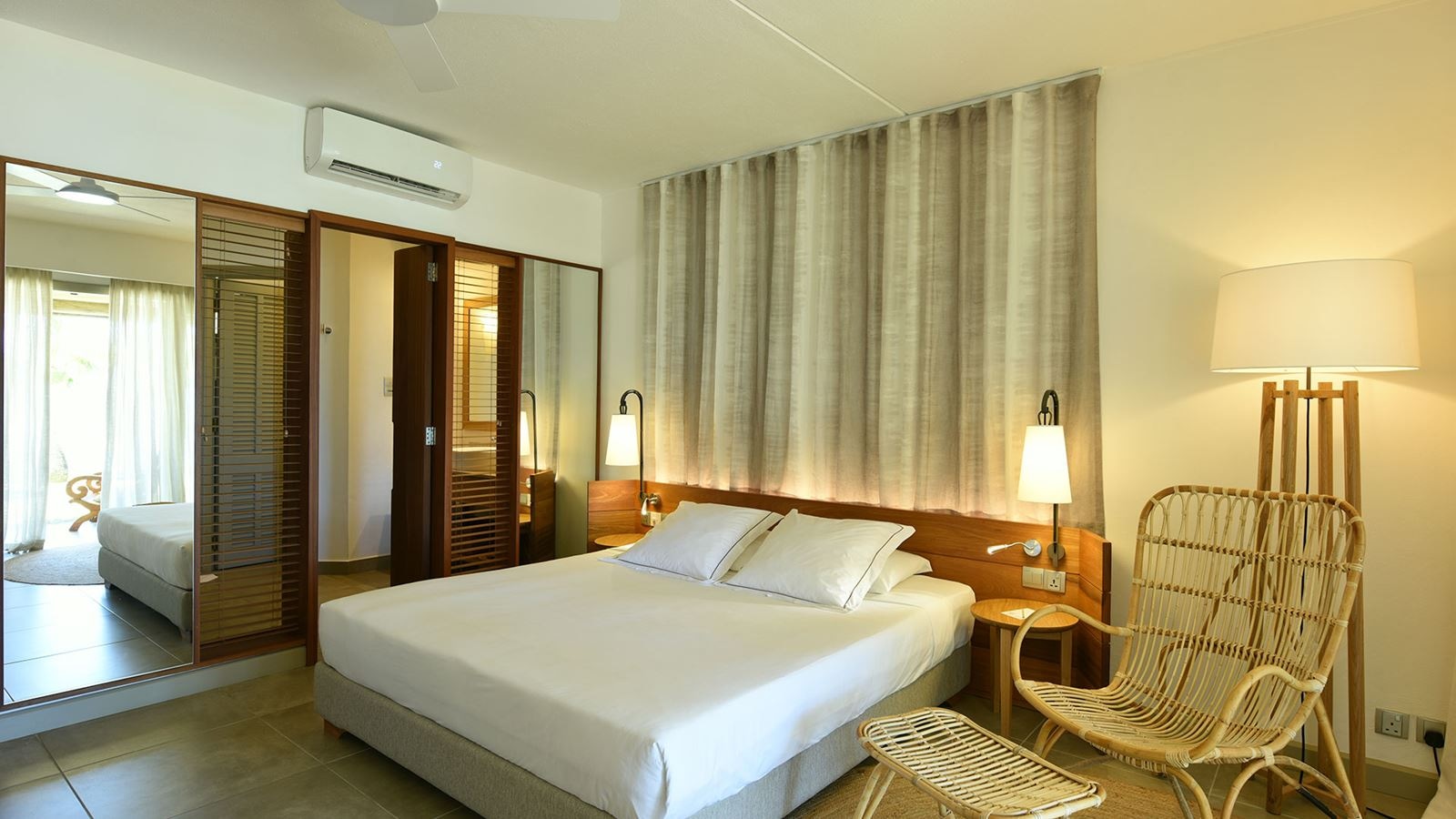 rooms-superior-room