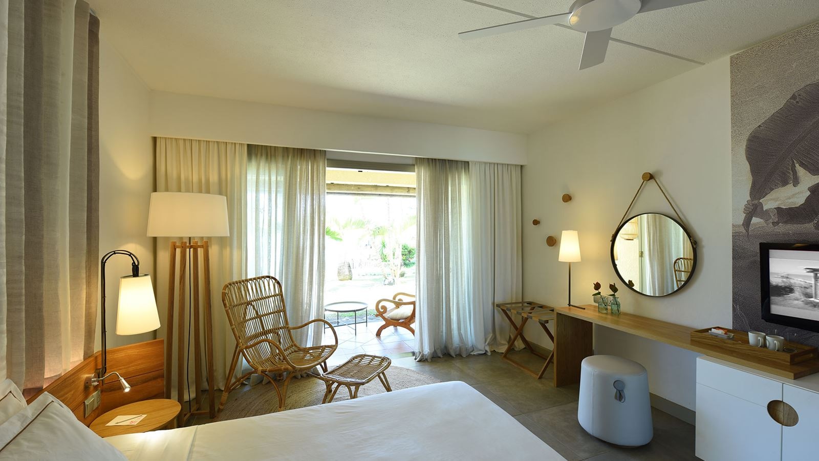 rooms-superior-room
