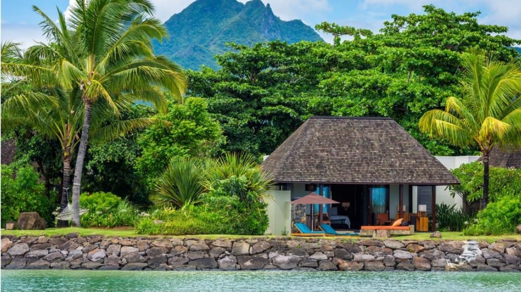 rooms-oceanfront-pool-villa