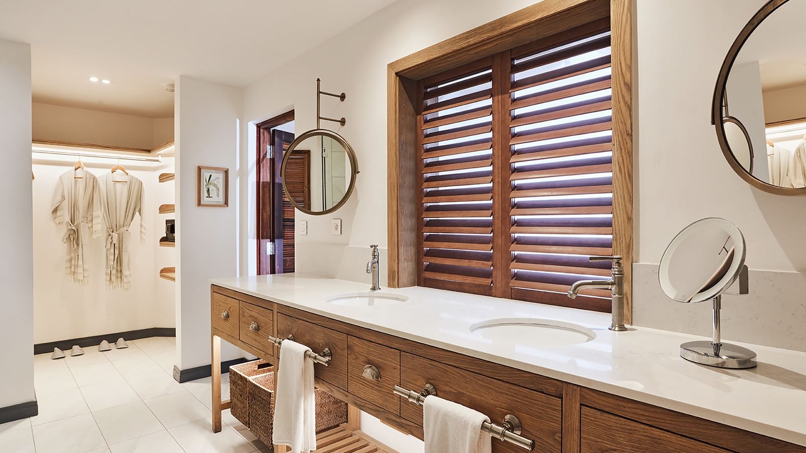 rooms-senior-suite