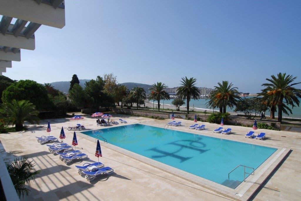 pools-outdoor-pool