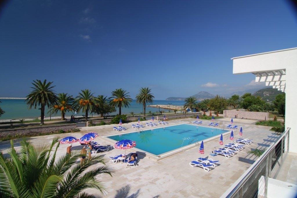 pools-outdoor-pool