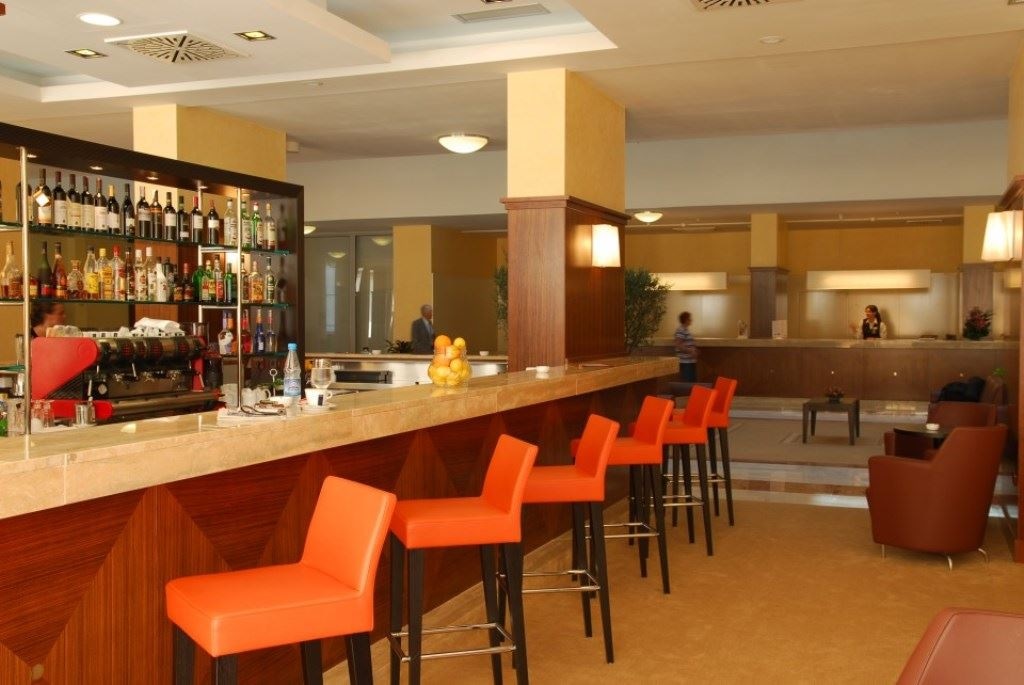 bars-loby-bar