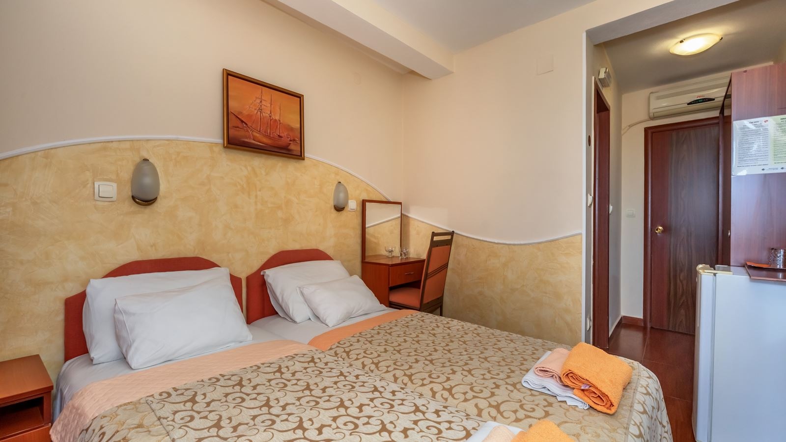 rooms-standard-room