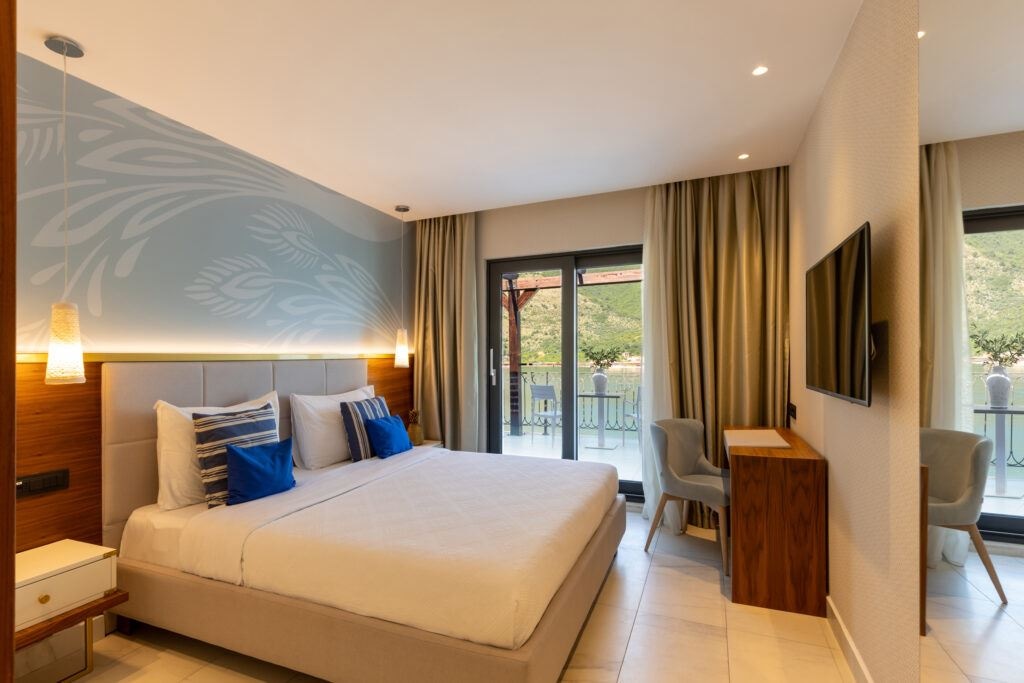 rooms-three-bed-room-sea-view-suite