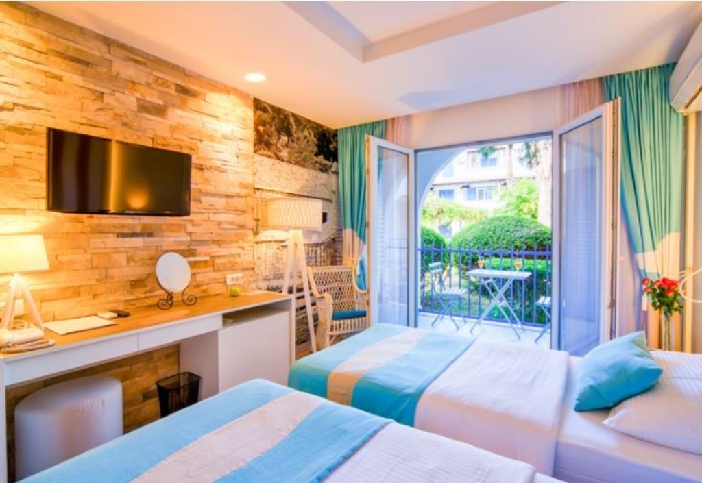 rooms-standard-room-with-balcony
