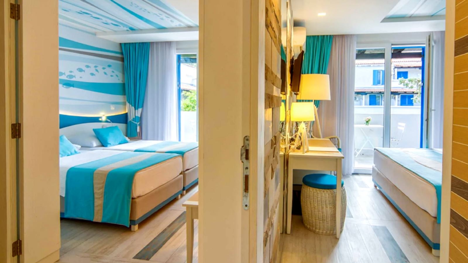 rooms-family-with-balcony