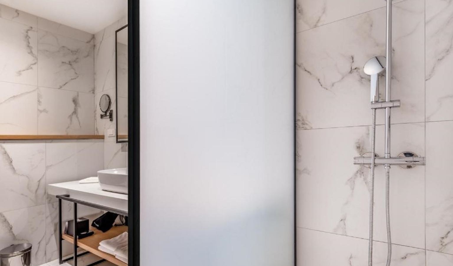 rooms-superior-room