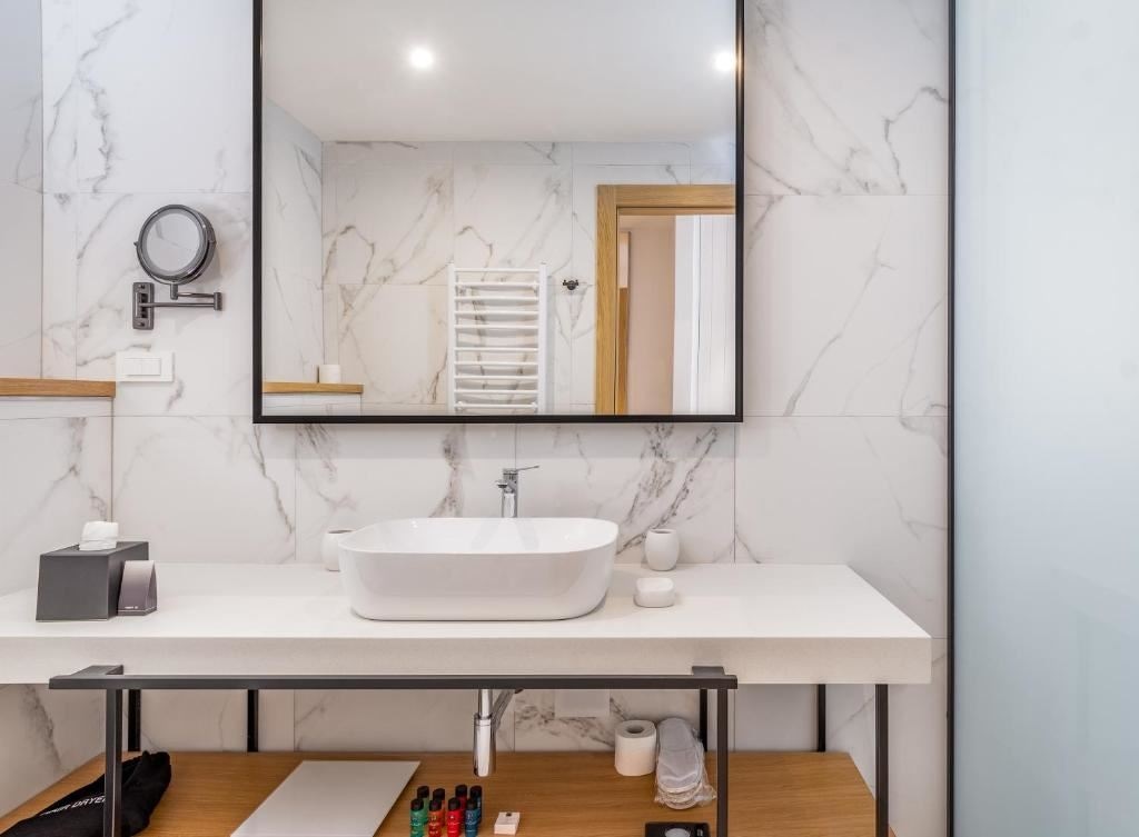 rooms-superior-room