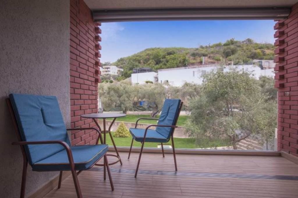 rooms-premium-room-mountain-view