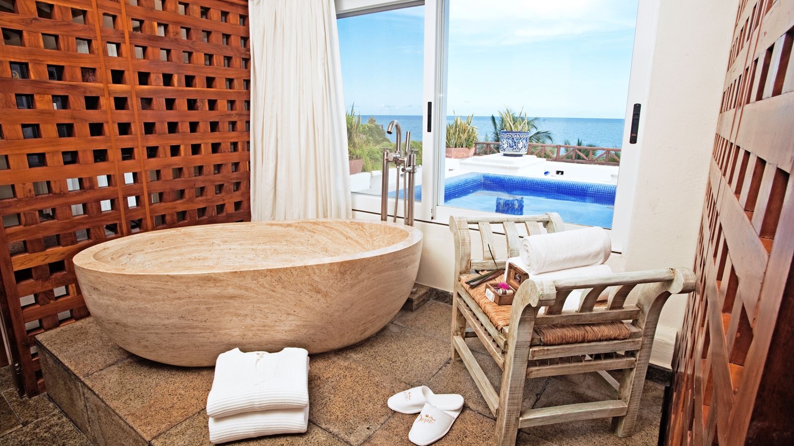 rooms-master-suite
