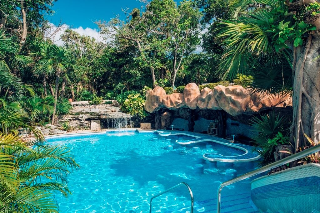 pools-outdoor-pool
