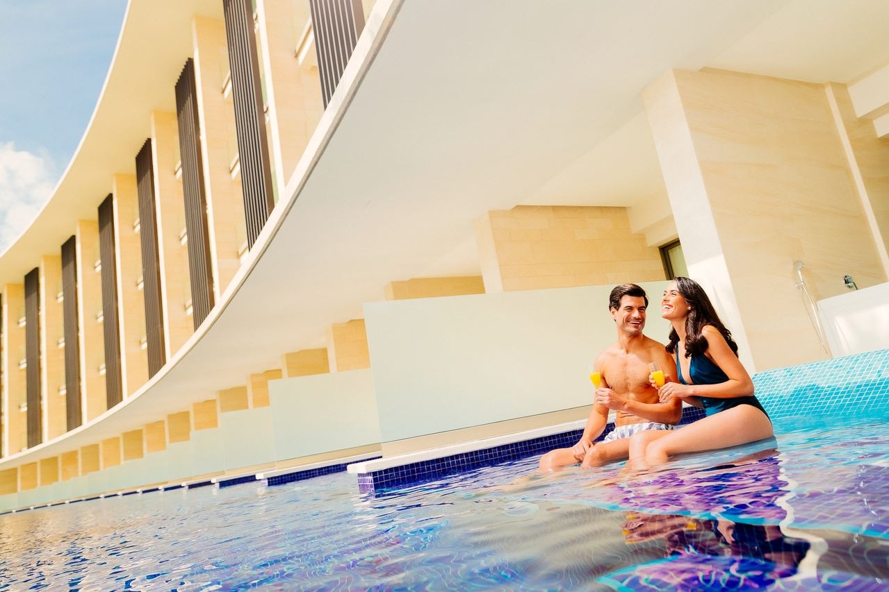 rooms-junior-suite-swim-up-premium-level