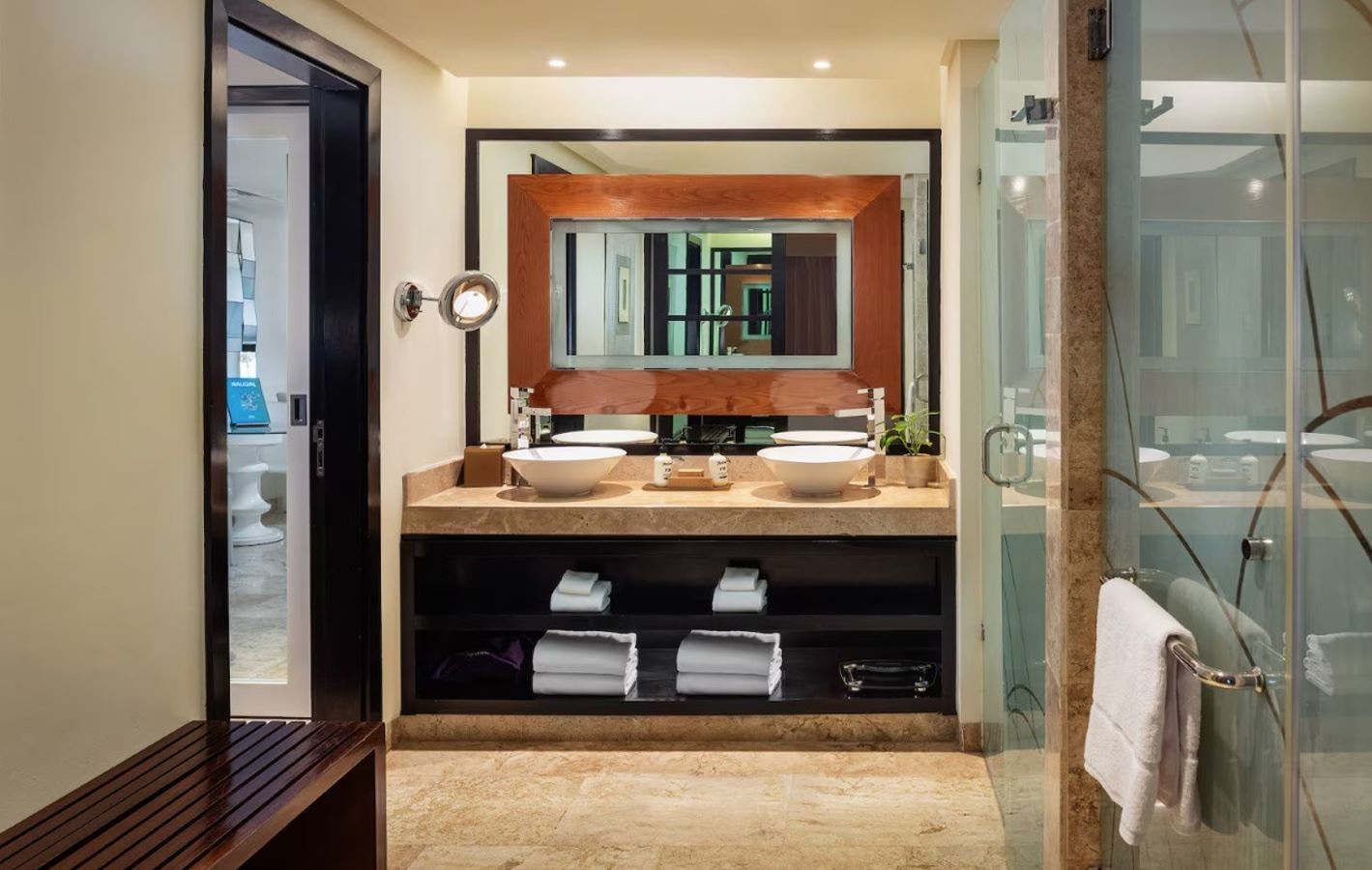 rooms-family-concierge-suite-nature-view