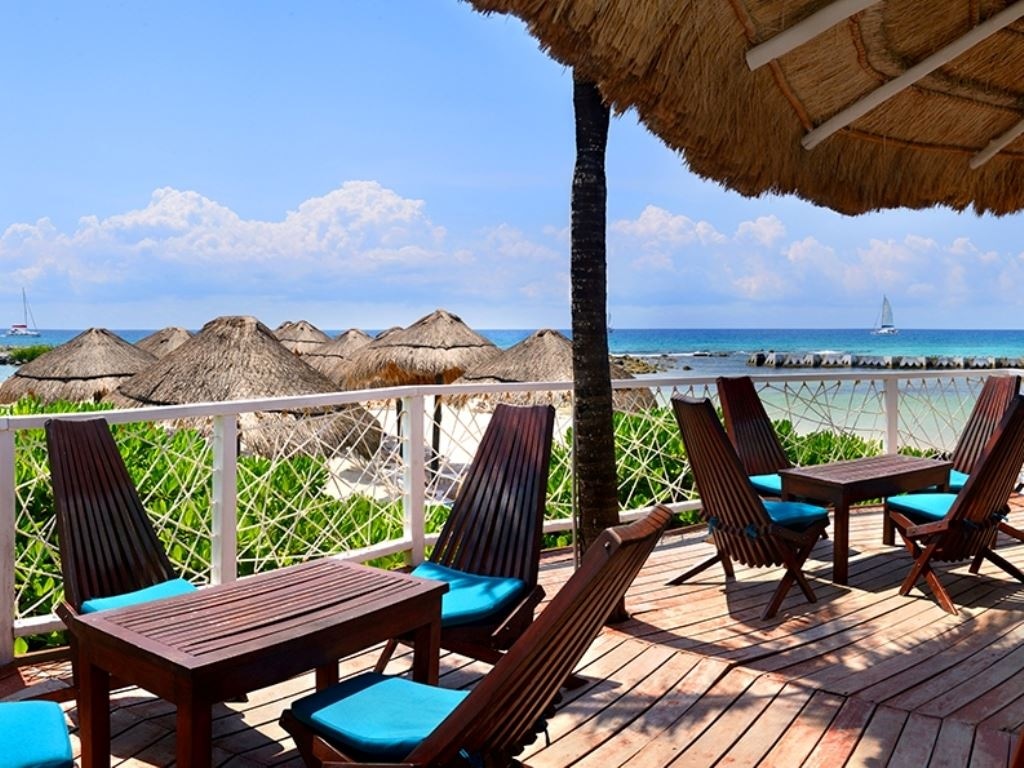 bars-pure-chill-out-bar-privileged-guests-only