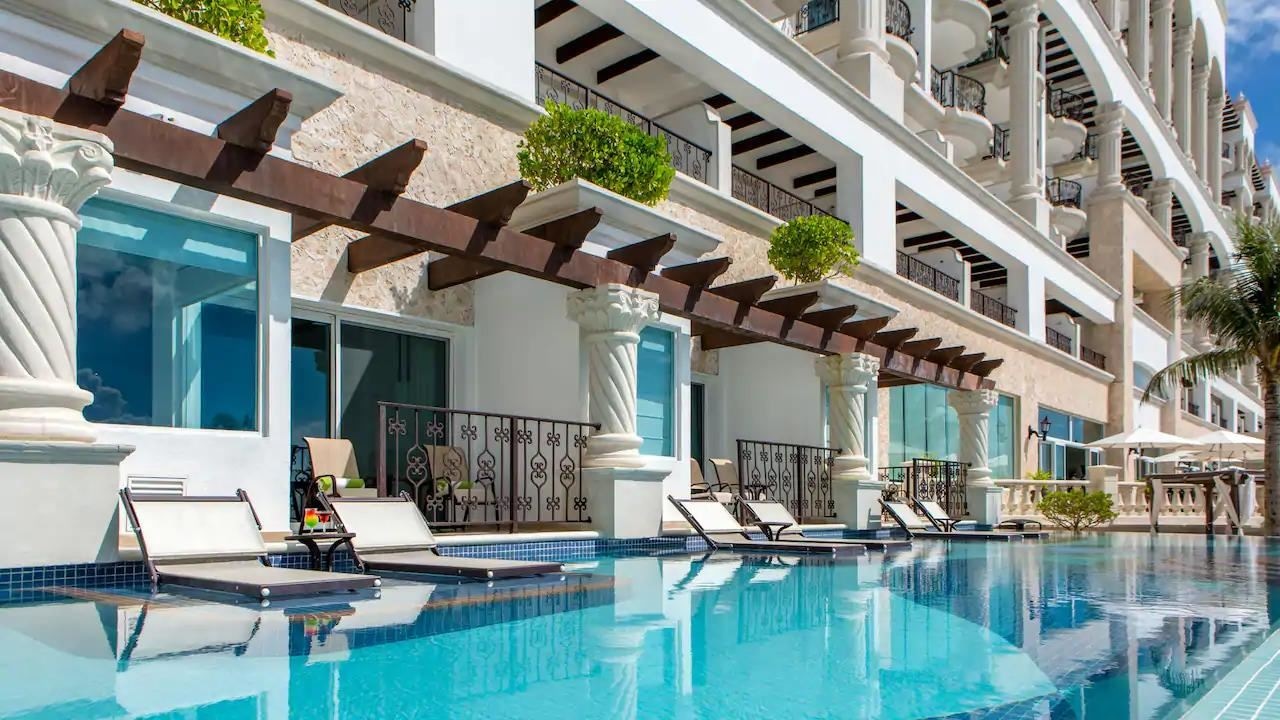 rooms-ocean-view-swim-up-suite-king