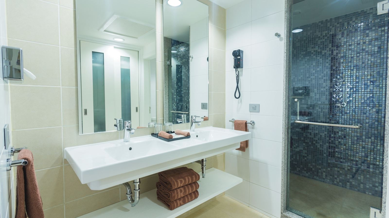 rooms-standard-room