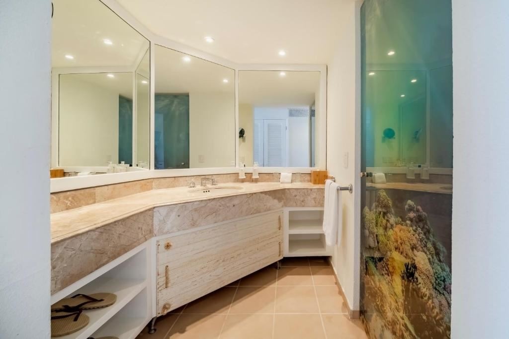 rooms-premium-ocean-view-with-balcony