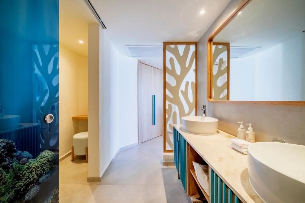 rooms-suite-ocean-front
