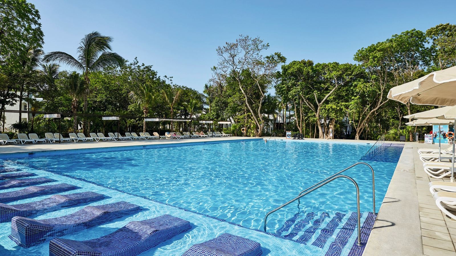 pools-outdoor-pool