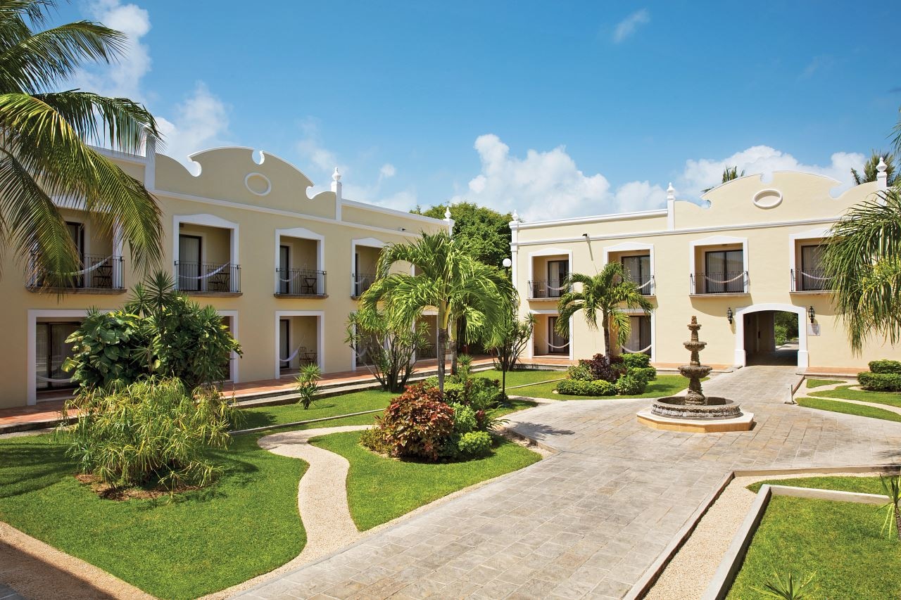 rooms-deluxe-junior-garden-view-room