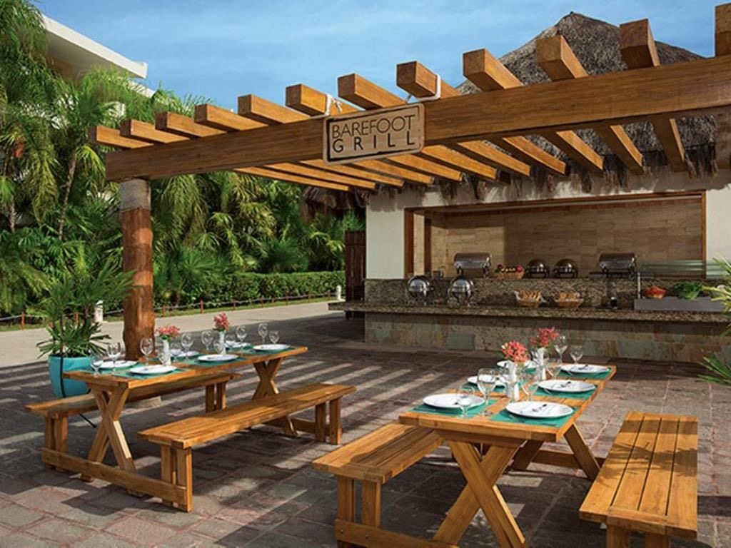 restaurants-bluewater-grill